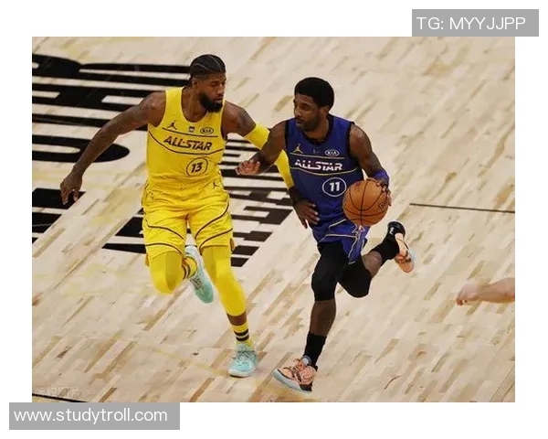 以中锋为核心打造攻防体系提升球队整体实力分析